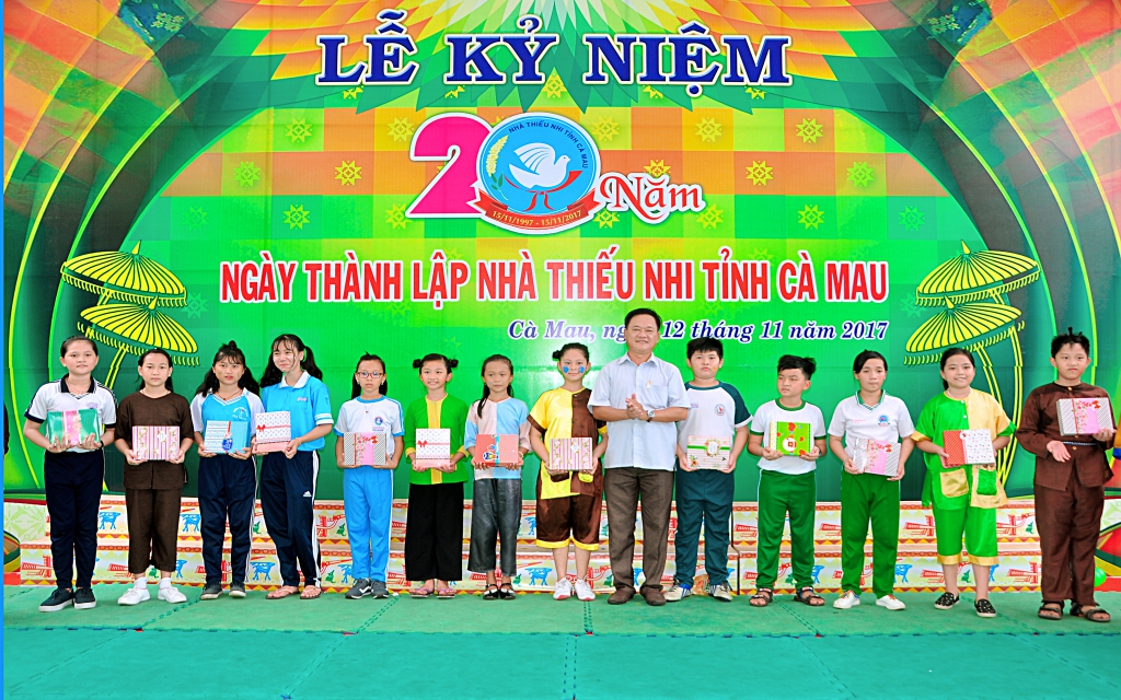 Kỷ niệm 20 năm thành lập Nhà Thiếu nhi tỉnh Cà Mau