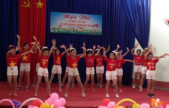 U Minh: Liên hoan Vũ điệu tuổi thơ và Thiếu nhi dẫn chương trình hay nhất xuân Bính Thân 2016