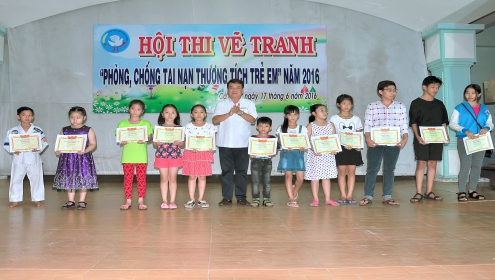 Hội thi vẽ tranh Phòng, chống TNTT trẻ em năm 2016