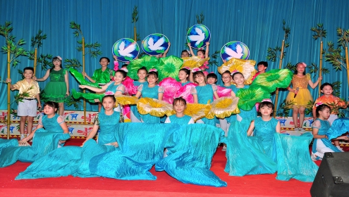 Nhà Thiếu nhi tỉnh Cà Mau tổng duyệt Chương trình nghệ thuật tham dự Festival Thiếu nhi toàn quốc lần thứ VI, năm 2016. 