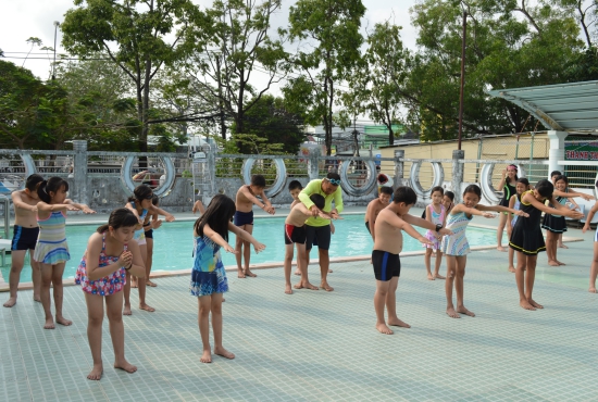 Khai giảng lớp học bơi miễn phí cho thiếu nhi có hoàn cảnh khó khăn