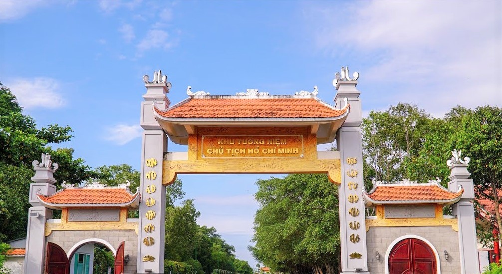 Khu tưởng niệm Chủ tịch Hồ Chí Minh tại Cà Mau